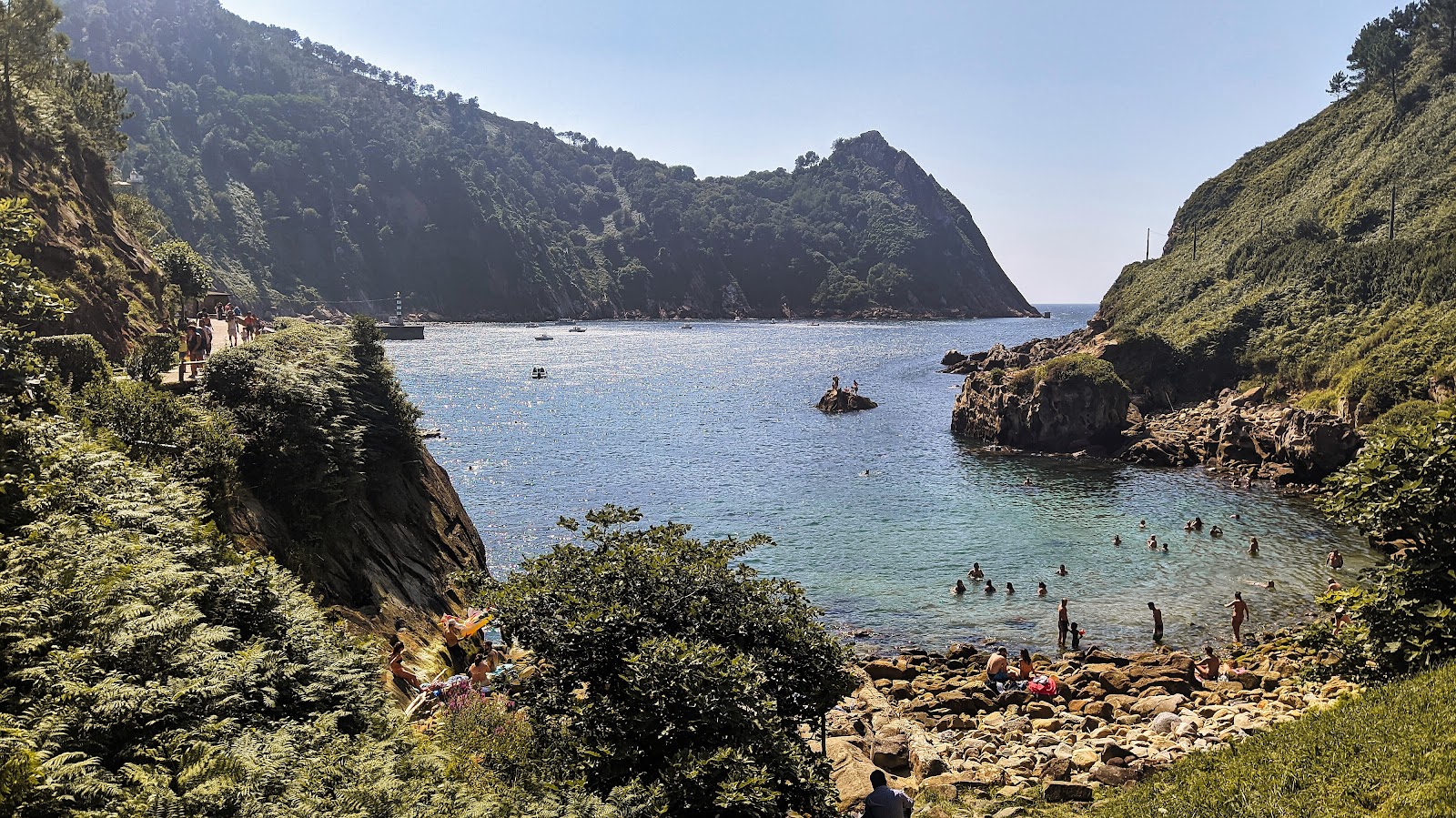 Playa de Kalaburtza'in fotoğrafı imkanlar alanı