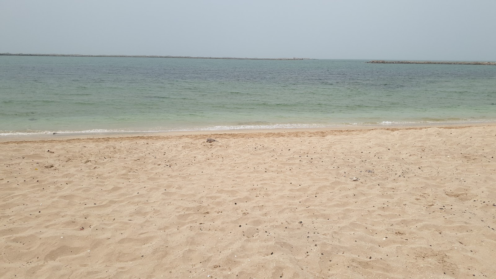 Ras Al Khaimah resort'in fotoğrafı geniş bir kıyı şeridi ile birlikte