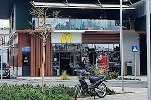 McDonald's Πειραιώς image