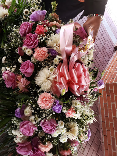 Florist «Jerome Florist & Gifts», reviews and photos, 3724 E Tremont Ave, Bronx, NY 10465, USA