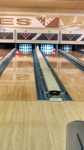 Bowling Alley «Bertrand Bowling Lanes Inc», reviews and photos, 2616 Washington St, Waukegan, IL 60085, USA