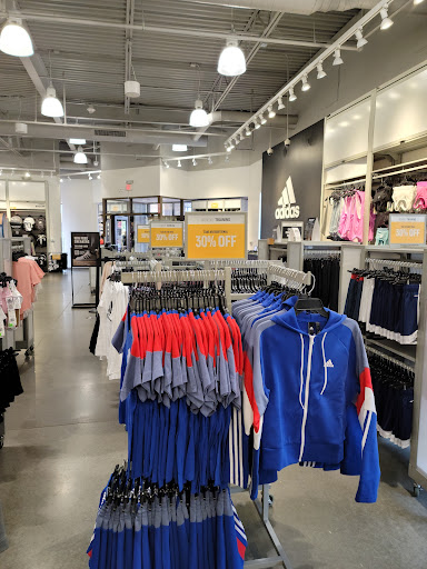 Shopping Mall «Charlotte Premium Outlets», reviews and photos, 5404 New Fashion Way, Charlotte, NC 28278, USA