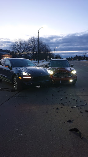 Auto Body Shop «Suburban Collision of Farmington Hills», reviews and photos, 34600 Grand River Ave, Farmington Hills, MI 48335, USA