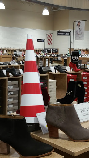Shoe Store «DSW Designer Shoe Warehouse», reviews and photos, 538 Boston Post Rd, Orange, CT 06477, USA