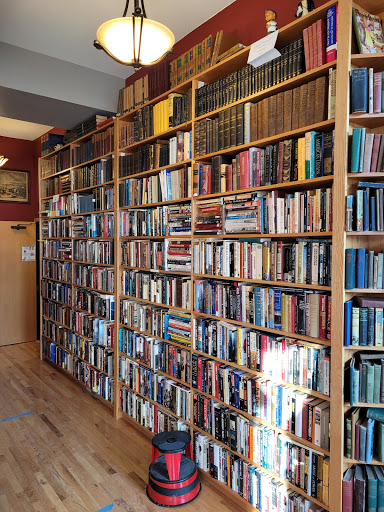 Book Store «Voyageur Book Shop», reviews and photos, 2212 S Kinnickinnic Ave, Milwaukee, WI 53207, USA