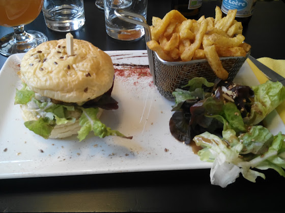 photo n° 42 du Restaurant de hamburgers Frenchy’s Burger & Compagnie « Le Frenchy resto » - Burgernomie à Tours