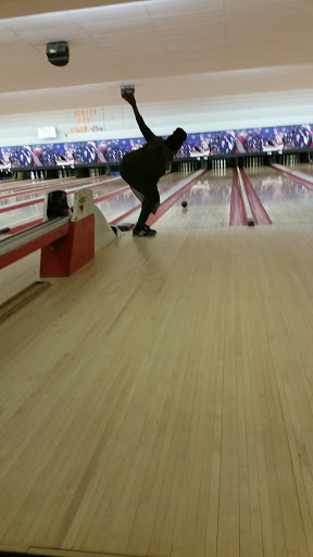 Bowling Alley «American Bowling Lanes», reviews and photos, 123 North St, Southbridge, MA 01550, USA