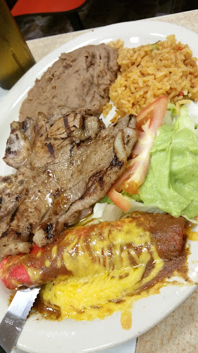 Grocery Store «La Esquinita & Grocery», reviews and photos, 14624 Shepherd Rd, Atascosa, TX 78002, USA