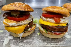 Burger California image
