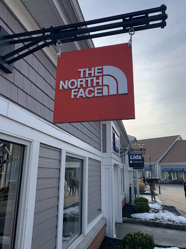 Clothing Store «The North Face Outlet», reviews and photos, 461 Evergreen Ct, Central Valley, NY 10917, USA