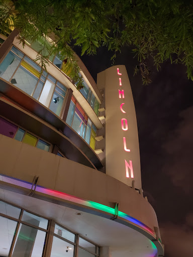 Movie Theater «Regal Cinemas South Beach 18 & IMAX», reviews and photos, 1120 Lincoln Rd, Miami Beach, FL 33139, USA