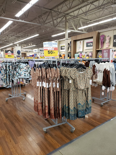 Grocery Store «Meijer», reviews and photos, 171 W Town Square Way, Oak Creek, WI 53154, USA