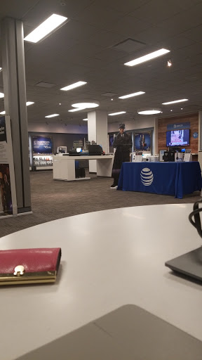 Cell Phone Store «AT&T», reviews and photos, 17253 Chesterfield Airport Rd, Chesterfield, MO 63005, USA