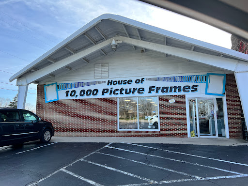 House Of 10000 Picture Frames