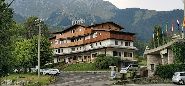 Hotel La Rosa Via Cantoniera, 20, 24020 Castione della Presolana BG, Italia