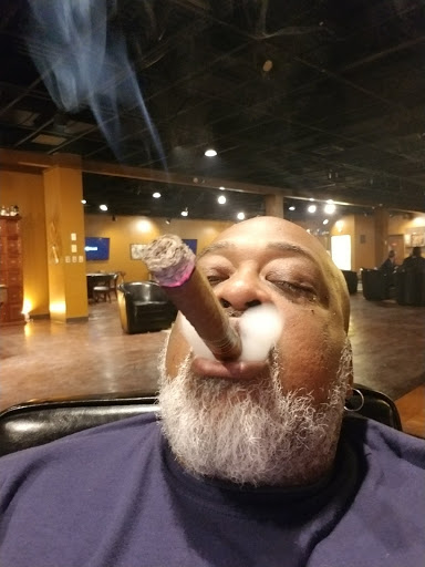 Tobacco Shop «Orange Cigar & More», reviews and photos, 278 Boston Post Rd, Orange, CT 06477, USA