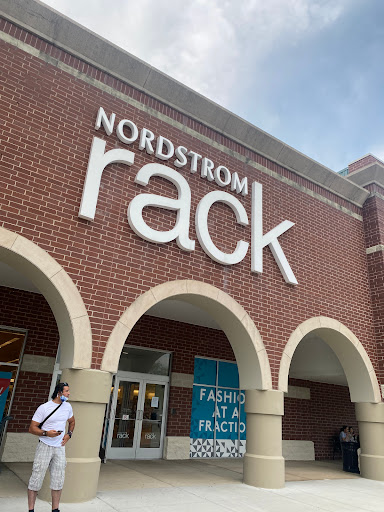 Department Store «Nordstrom Rack Woodfield», reviews and photos, 1520 E Golf Rd, Schaumburg, IL 60173, USA