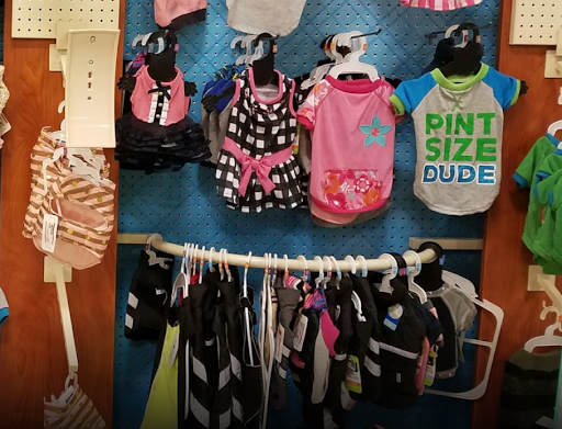 Pet Supply Store «PetSmart», reviews and photos, 220 Commerce Blvd, Fairless Hills, PA 19030, USA