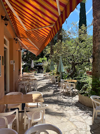 Atmosphère du Restaurant français Auberge des Gorges du Loup à Tourrettes-sur-Loup - n°4