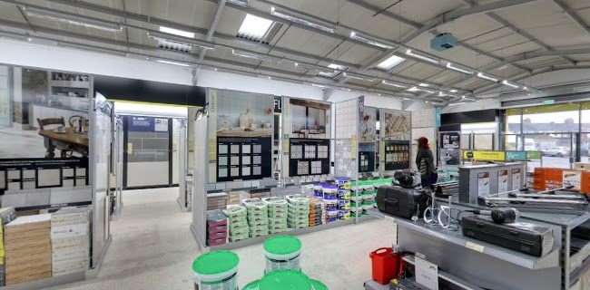 Topps Tiles Swindon - Hardware store