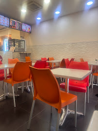 Atmosphère du Restauration rapide Chicken Murga/restaurant halal à Nice/spécialisés dans les plats de poulet frits/fast-food/chicken chicken/cheese naan/Burger - n°2