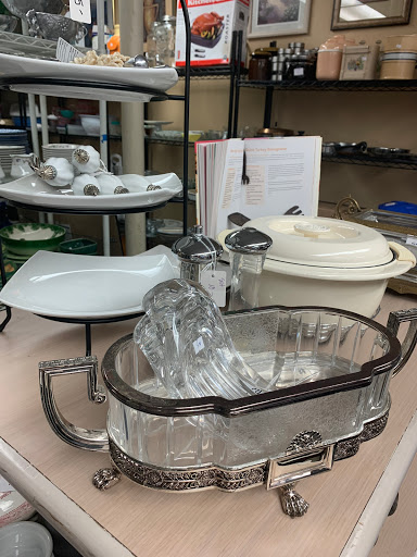 Thrift Store «Hope Chest Thrift Store», reviews and photos, 1215 8th Ave W, Bradenton, FL 34205, USA