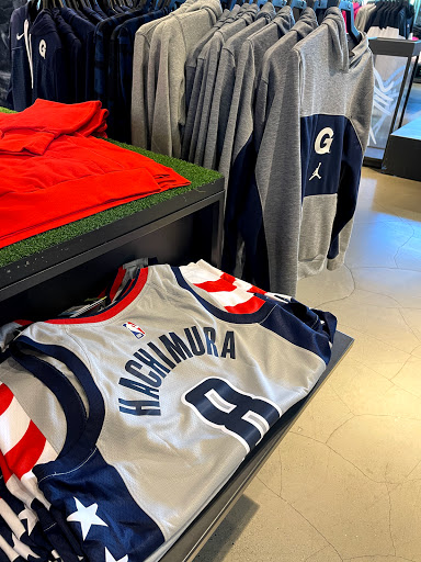 Clothing Store «Nike Georgetown», reviews and photos, 3040 M St NW, Washington, DC 20007, USA
