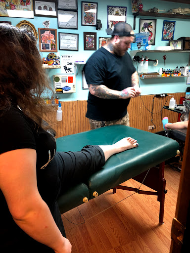 Tattoo Shop «American Tradition Tattoo», reviews and photos, 121 E Main St, Circleville, OH 43113, USA