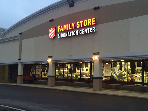 The Salvation Army Family Store & Donation Center, 825 E Nerge Rd, Roselle, IL 60172, Thrift Store
