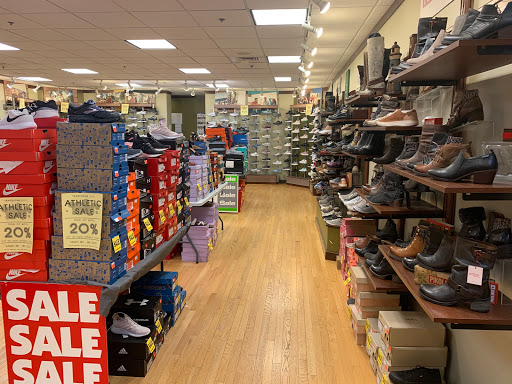 Shoe Store «Tradehome Shoes», reviews and photos, 3902 13th Ave SW, Fargo, ND 58103, USA