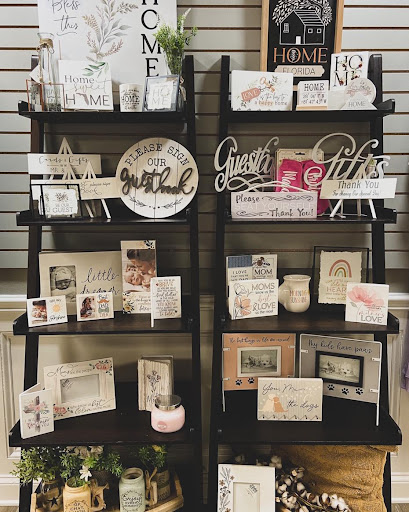 Tanning Salon «Modern Me Boutique & Tanning», reviews and photos, 414 Orange St, Auburndale, FL 33823, USA