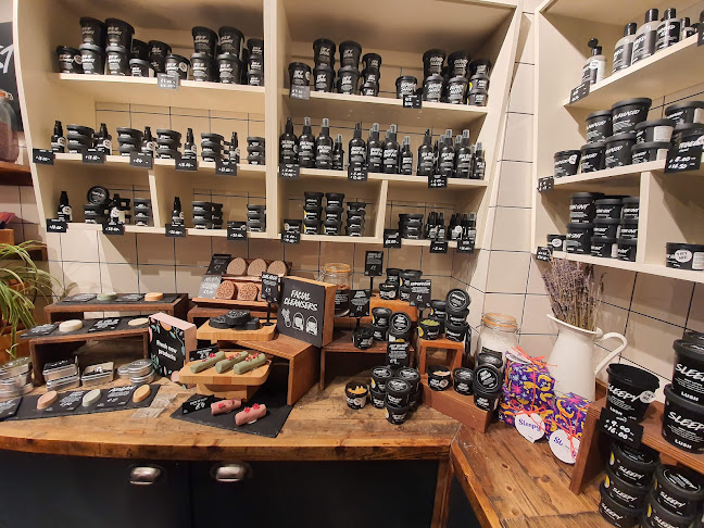 Reviews of Lush Cosmetics Manchester Market Street in Manchester - Cosmetics store