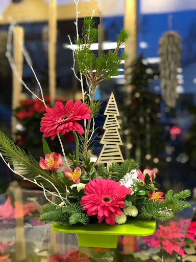 Florist «Alfa Flower Shop», reviews and photos, 7001 W North Ave, Wauwatosa, WI 53213, USA