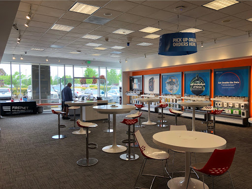 Cell Phone Store «AT&T», reviews and photos, 2711 NW Town Center Dr, Beaverton, OR 97006, USA