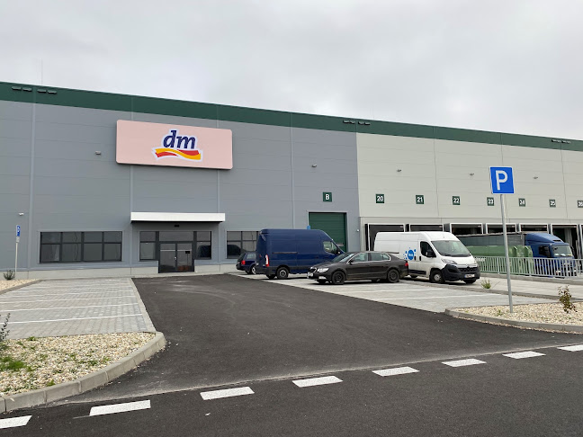 dm drogerie markt - centrálny sklad- Wareneingang - Obchod