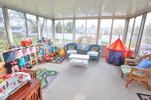 Real Estate Agency «Jennifer Lasco - Real Estate - Homes For Sale - Michigan», reviews and photos, 101 N Adelaide St, Fenton, MI 48430, USA