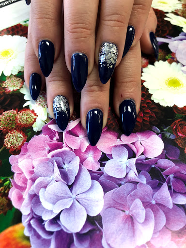 Nail Salon «Lisa Nail Salon», reviews and photos, 3 George Washington Plaza #3, Gaylordsville, CT 06755, USA