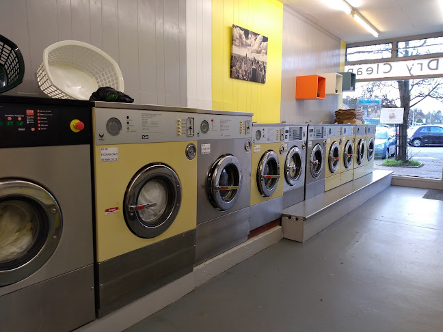 Comments and reviews of Maiden Erleigh Launderette & Drycleaners