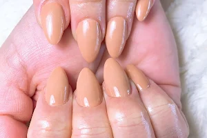 Easy Nails image