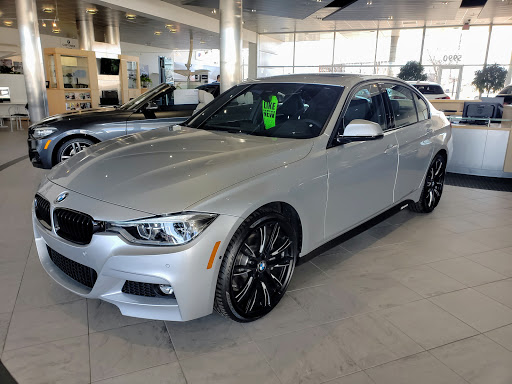 BMW Dealer «BMW of Milwaukee North», reviews and photos, 5990 N Green Bay Ave, Glendale, WI 53209, USA