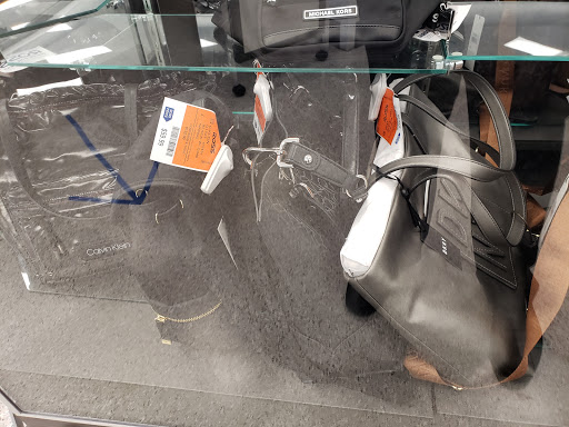 Clothing Store «Ross Dress for Less», reviews and photos, 5915 75th St, Kenosha, WI 53140, USA