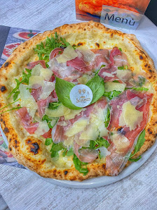 Pizzeria Scugnizzi Pernice Via dei Quattro Martiri, 90, 80018 Mugnano di Napoli NA, Italia
