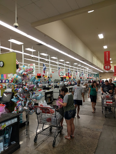 Grocery Store «H-E-B Grocery», reviews and photos, 170 E Whitestone Blvd, Cedar Park, TX 78613, USA