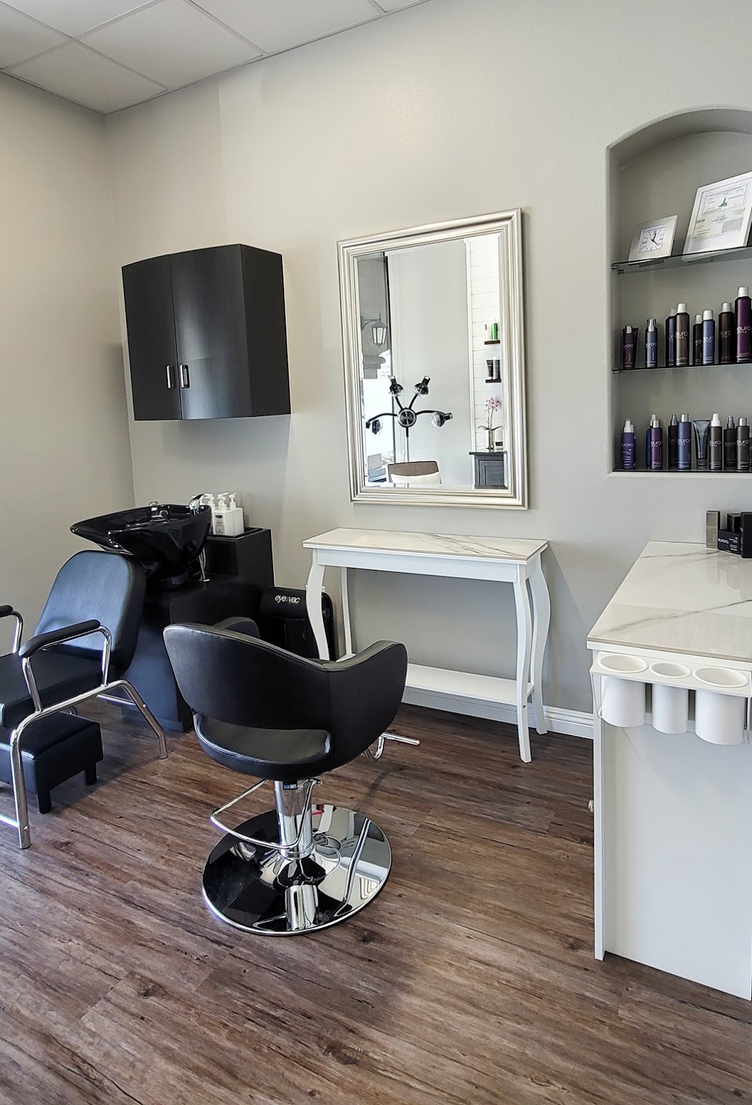 Caralyn Cole Salon