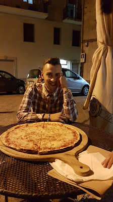 Pizza al Taglio Da Zorro Via Margherita, 3, 88836 Cotronei KR, Italia