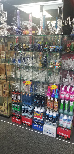 Tobacco Shop «Glass Monkey Smoke Shop», reviews and photos, 7309 E Stetson Dr, Scottsdale, AZ 85251, USA