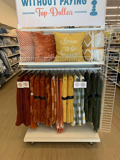 Home Goods Store «Tuesday Morning», reviews and photos, 2661 S Woodland Blvd, DeLand, FL 32720, USA