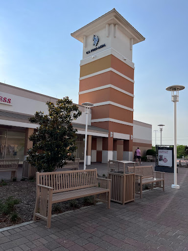 Shopping Mall «Grand Prairie Premium Outlets», reviews and photos, 2950 I-20 Frontage Rd, Grand Prairie, TX 75052, USA