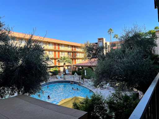 Embassy Suites by Hilton Phoenix Airport