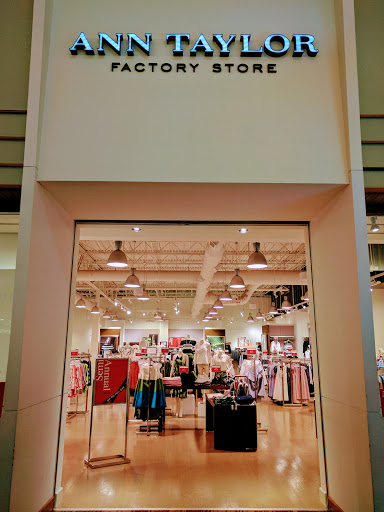 Shopping Mall «Great Lakes Crossing Outlets», reviews and photos, 4000 Baldwin Rd, Auburn Hills, MI 48326, USA